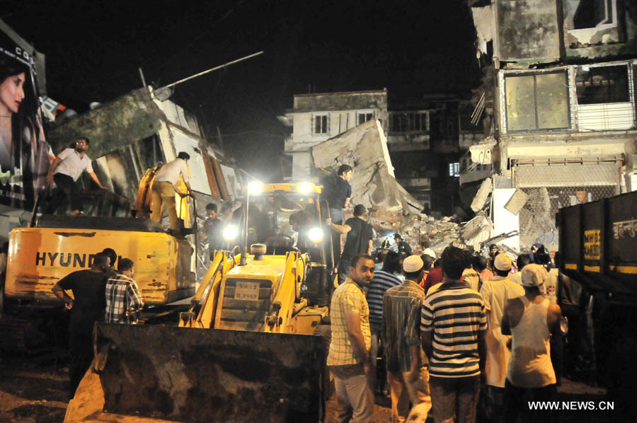 В Индии рухнуло жилое здание, погибли 4 человека (2)