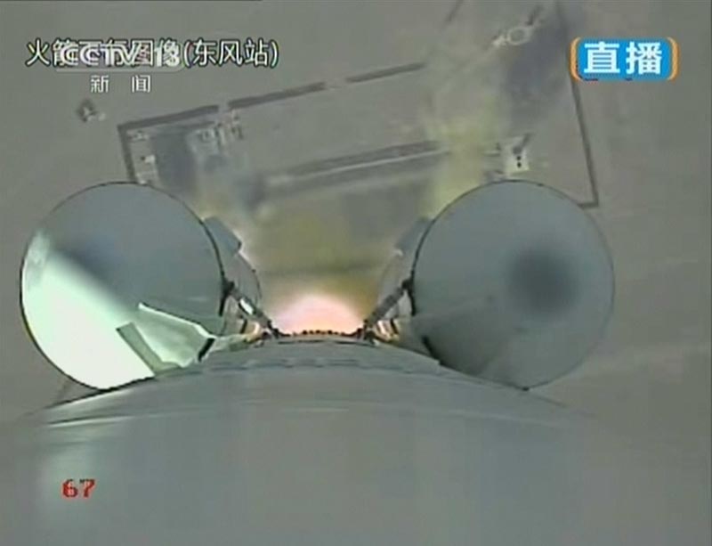 С космодрома Цзюцюань стартовал пилотируемый корабль "Шэньчжоу-10" (6)