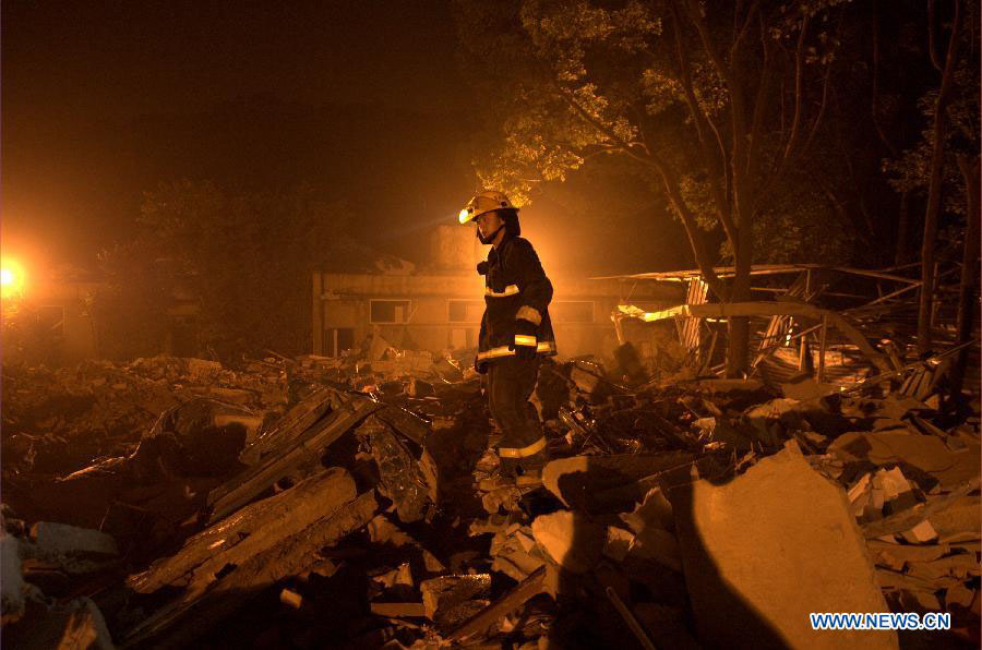 Число жертв взрыва в столовой газотопливной компании Сучжоу выросло до 11 человек (6)