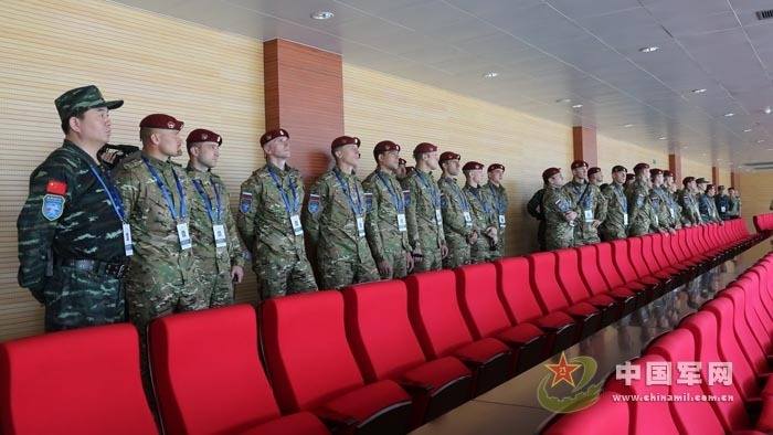 В Пекине начались совместные тренировки китайских вооруженных полицейских и внутренних войск МВД РФ (33)
