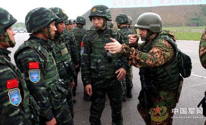 В Пекине начались совместные тренировки китайских вооруженных полицейских и внутренних войск МВД РФ (16)