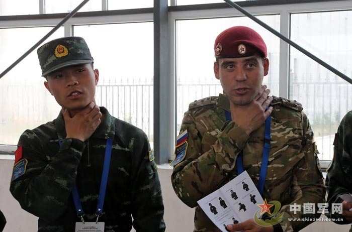 В Пекине начались совместные тренировки китайских вооруженных полицейских и внутренних войск МВД РФ (21)