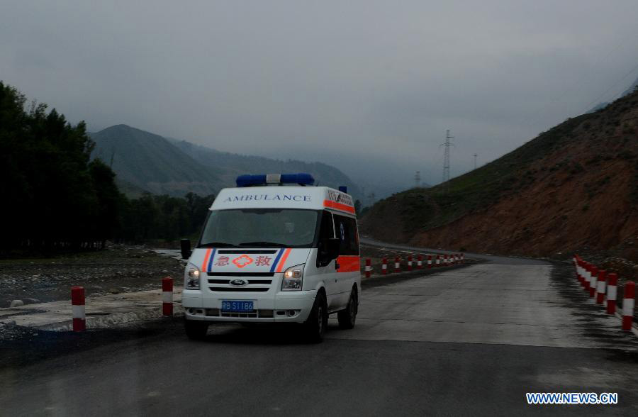 Количество погибших в аварии автобуса в Синьцзяне увеличилось до 13 человек (2)