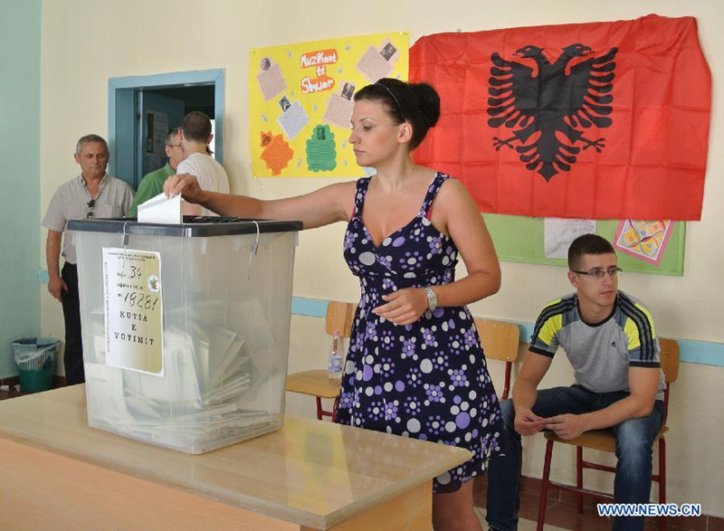 В Албании проходят парламентские выборы (2)