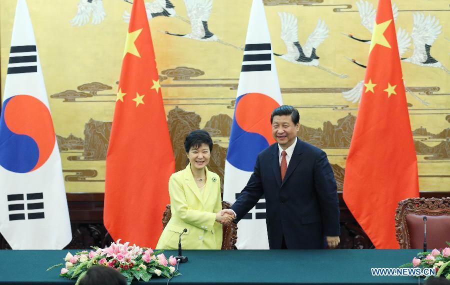 Си Цзиньпин назвал президента Республики Корея Пак Кын Хе "старым другом" китайского народа
