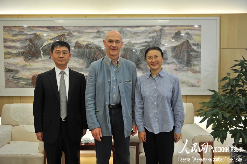 Генеральный директор ВТО Паскаль Лами посетил сайт «Жэньминьван» (2)
