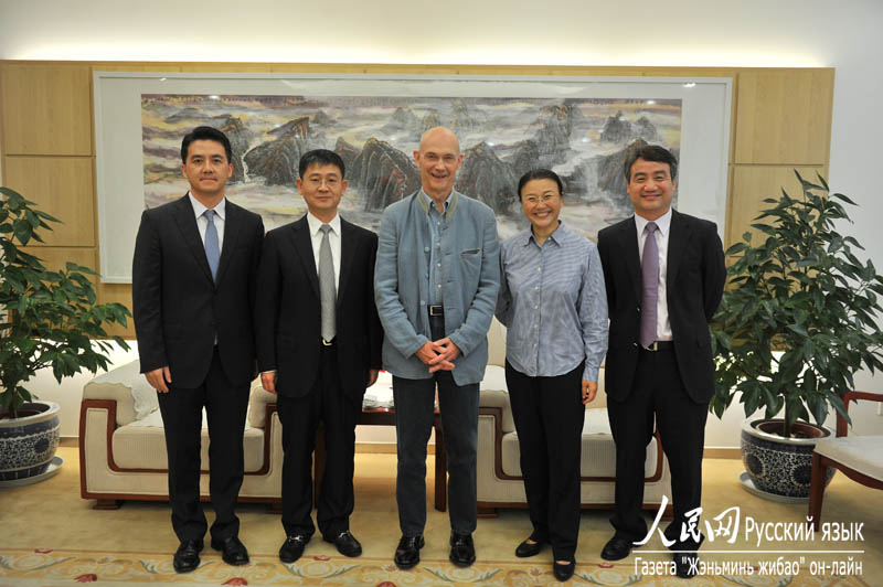 Генеральный директор ВТО Паскаль Лами посетил сайт «Жэньминьван» (3)