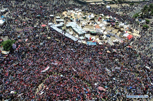 В первую годовщину прихода к власти президента Мухаммеда Мурси в Египте прошли миллионные демонстрации