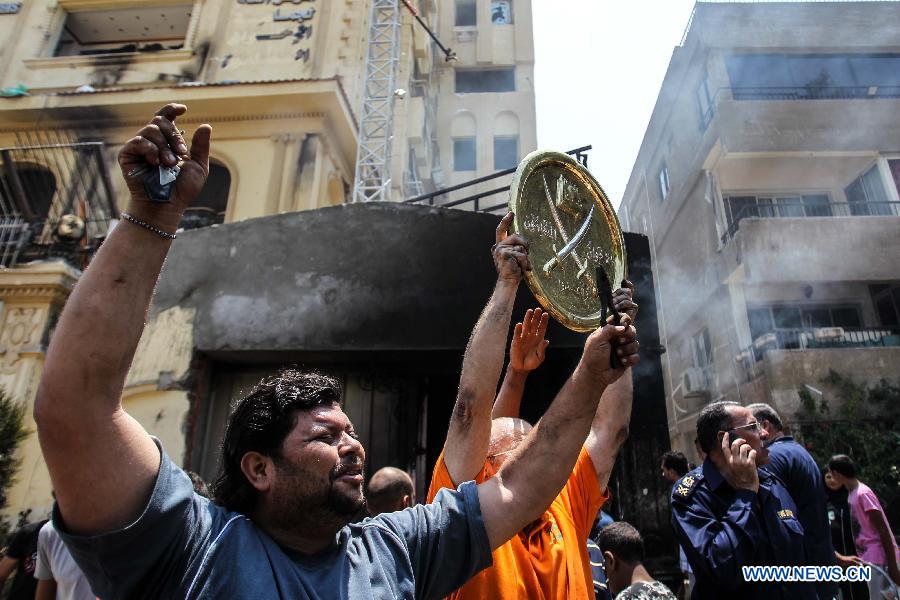 В Египте штаб-квартира организации "Братья-мусульмане" подверглась нападению