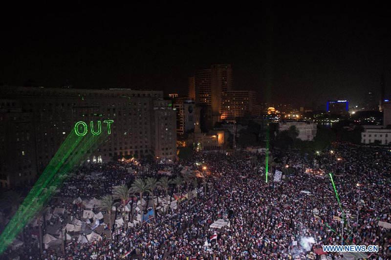Президент Египта М. Мурси потребовал от армии отменить 48- часовой последний срок (3)