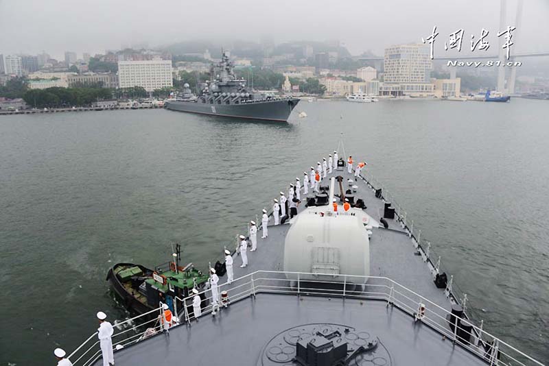 Отряд военных кораблей Китая прибыл во Владивосток для участия в российско-китайских маневрах (9)