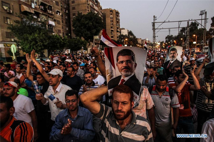 Обобщения: в Египте продолжают идти демонстрации (7)