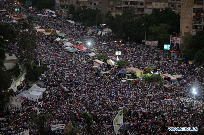 Обобщения: в Египте продолжают идти демонстрации