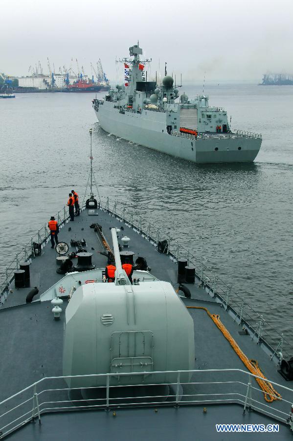 В рамках совместных китайско-российских учений "Морское взаимодействие-2013" 8 июля прошел первый день войсковых учений (10)