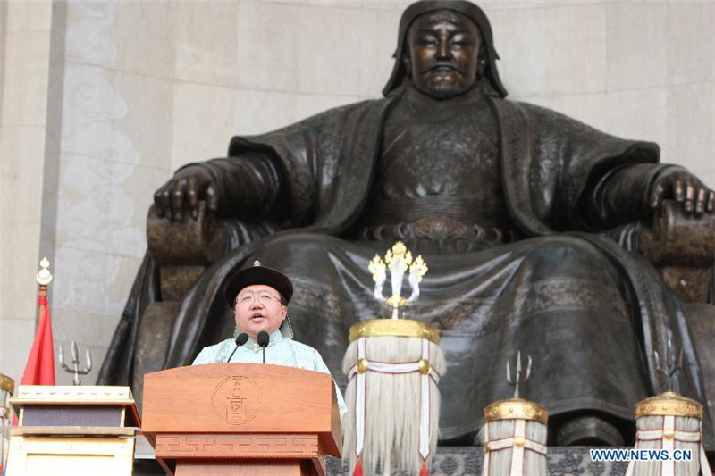 Президент Монголии Цахиагийн Элбэгдорж принял государственную присягу, приступив к исполнению своих полномочий
