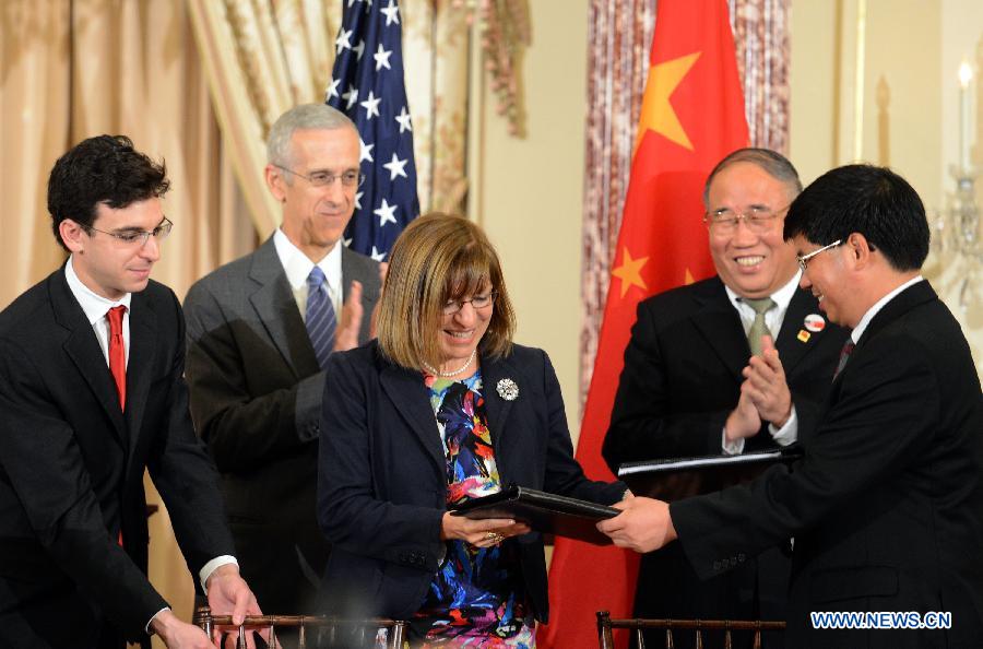 Ян Цзечи присутствовал на церемонии подписания Программы экологического партнерства между Китаем и США (4)