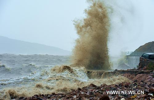 В провинции Фуцзянь от нашествия тайфуна "Соулик" пострадали почти 400 тыс человек (5)
