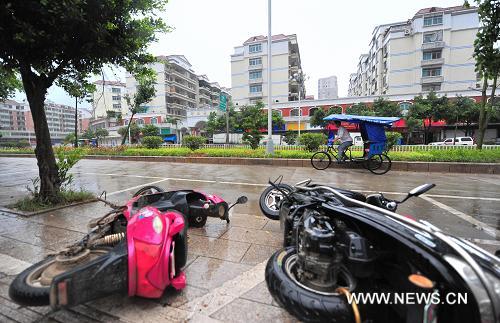 В провинции Фуцзянь от нашествия тайфуна "Соулик" пострадали почти 400 тыс человек (3)