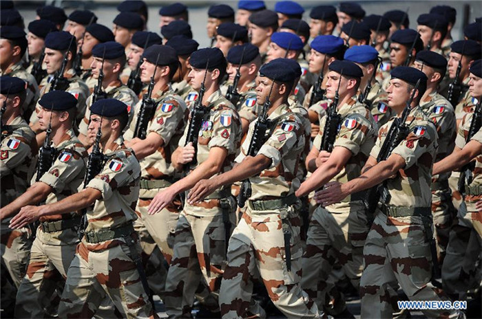 Во Франции состоялся военный парад по случаю Национального праздника (12)
