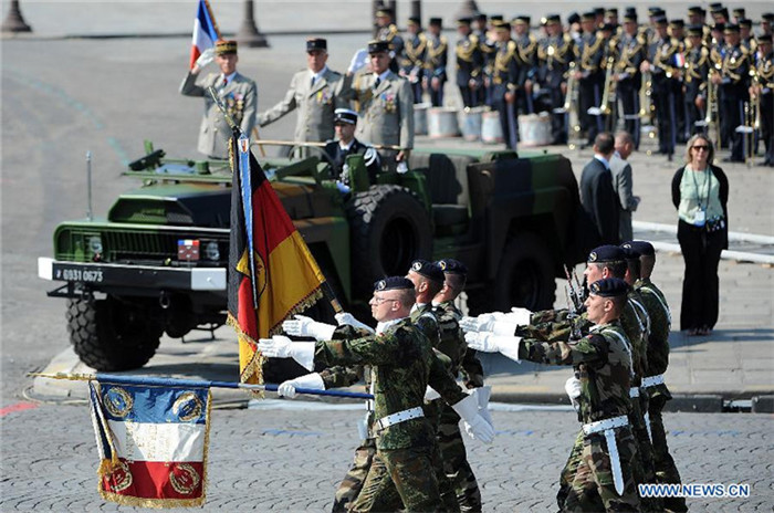 Во Франции состоялся военный парад по случаю Национального праздника (10)