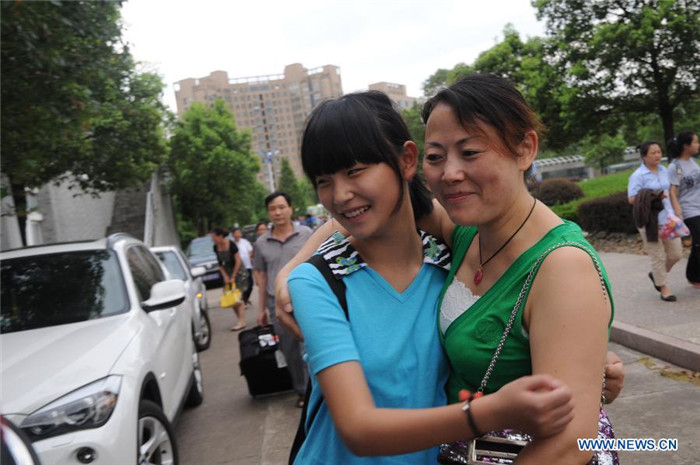 Пострадавшие в авиакатастрофе в Сан-Франциско китайские школьники вернулись домой (6)