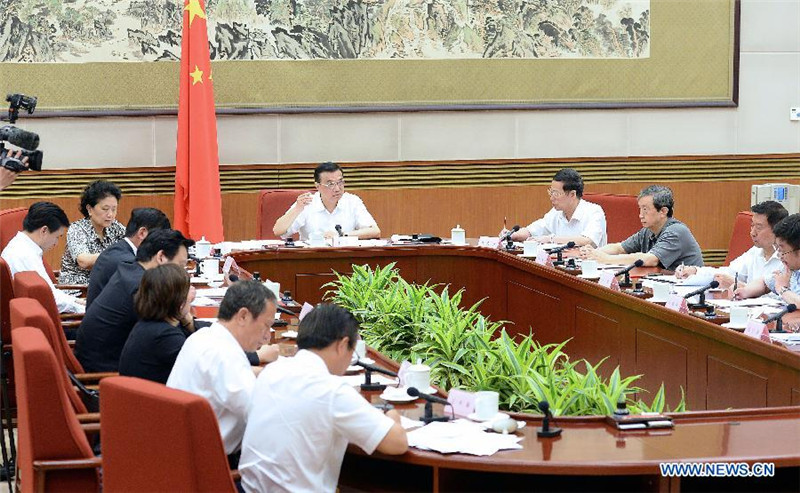 Ли Кэцян подчеркнул необходимость рациональности экономической политики
