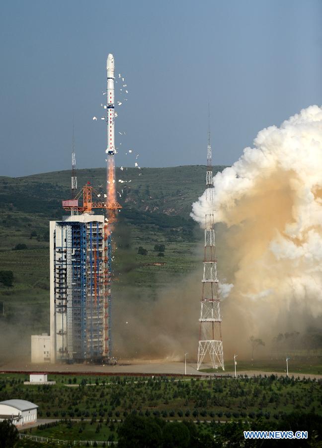 Китай запустил три экспериментальных спутника