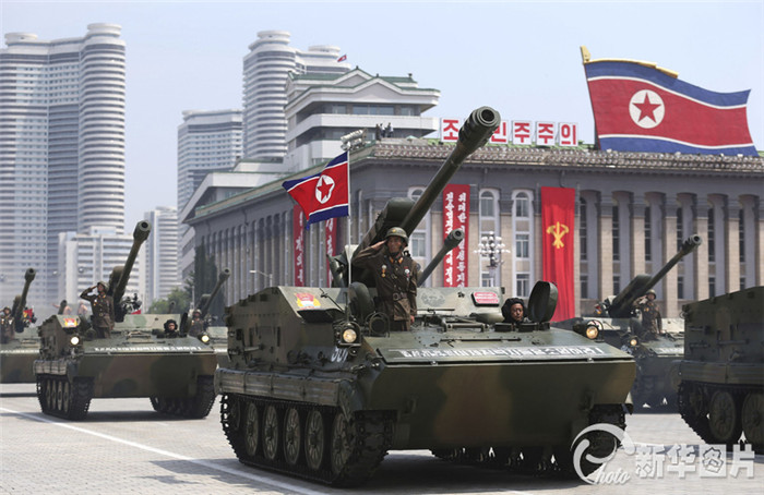 В КНДР состоялся военный парад по случаю 60-летия со дня подписания Соглашения о примирении в Корее (6)