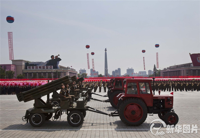 В КНДР состоялся военный парад по случаю 60-летия со дня подписания Соглашения о примирении в Корее (2)