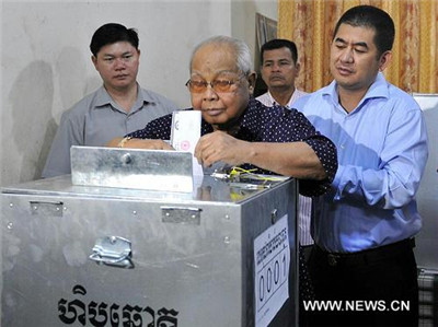 В Камбодже начались парламентские выборы (2)