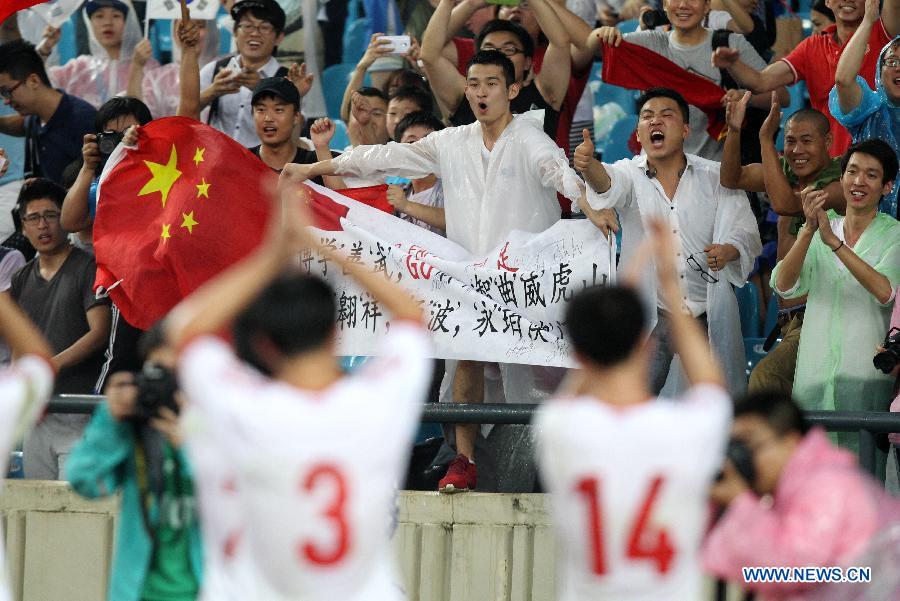 Китайская мужская сборная по футболу со счетом 4:3 выиграла у команды Австралии (4)