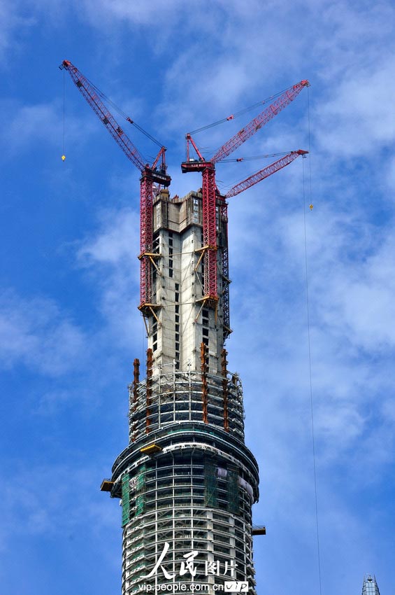 Завершено возведение основных конструкций высочайшего в Китае небоскреба "Шанхайская башня" (4)