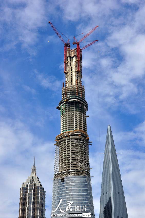 Завершено возведение основных конструкций высочайшего в Китае небоскреба "Шанхайская башня" (3)
