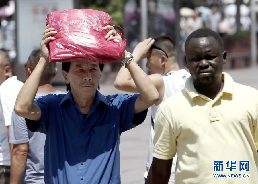 На юге Китая установилась рекордная жара (9)