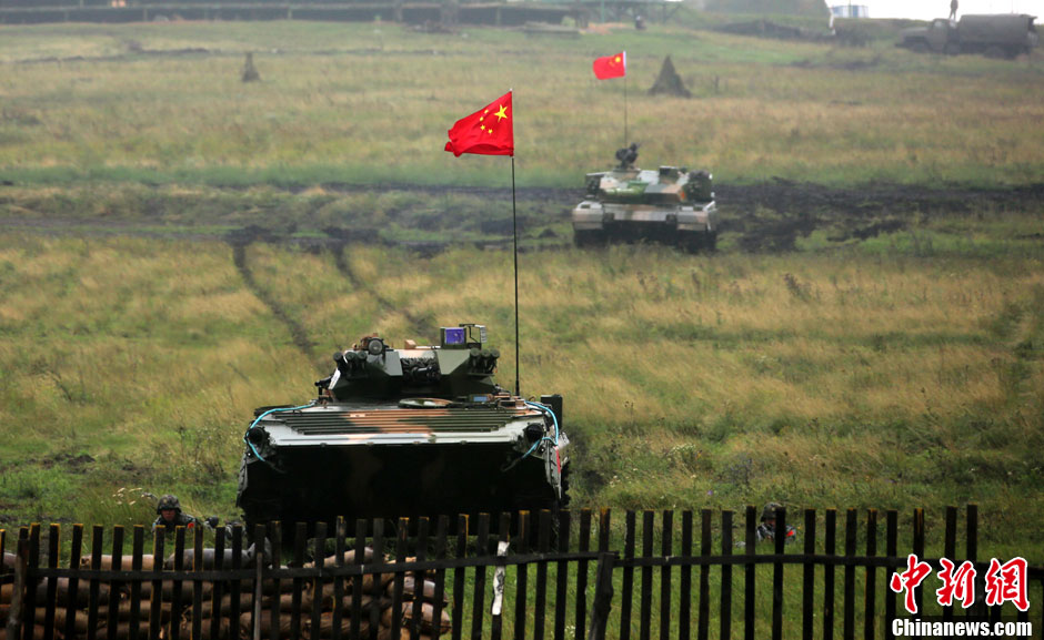 В совместных военных учениях "Мирная миссия-2013" организована первая общая отработка практических действий войск (5)