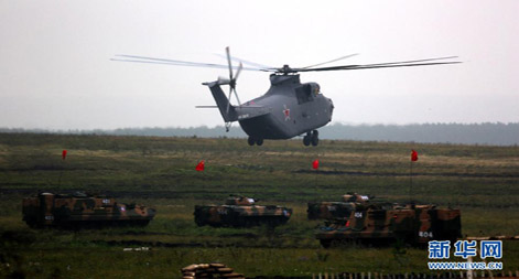 9 августа на российском полигоне Чебаркуль в рамках китайско-российских совместных военных учений "Мирная миссия-2013" были организованы первые боевые стрельбы.