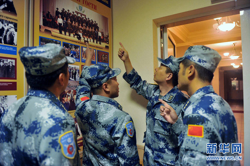 Культура установила мост дружбы: боевые группы китайских ВВС посетили российский военный музей в перерыве между тренировками (4)