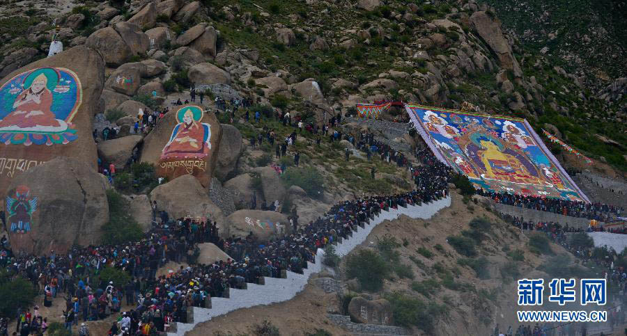 Тибет отмечает праздник "Сюэдунь" (2)