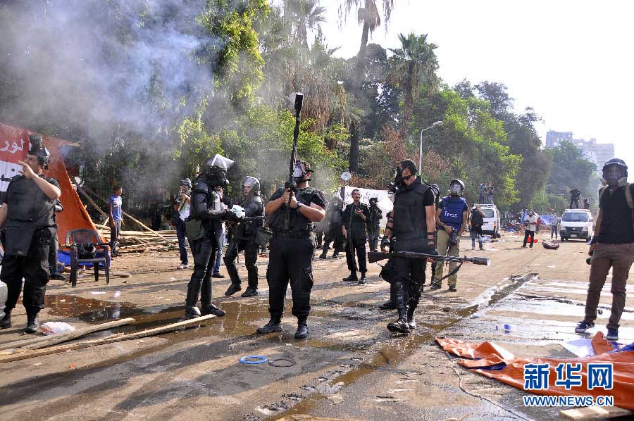Количество погибшх в столкновениях в Египте достигло 149 человек (14)