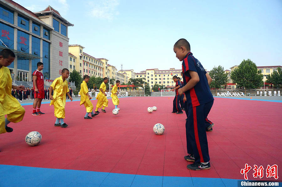 Шаолиньская футбольная команда: соединение гунфу и футбола (5)