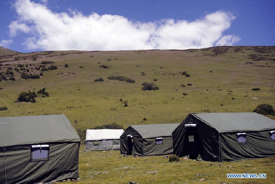 Пострадавшие от землетрясения жители Тибета получили необходимые для жизни условия (6)