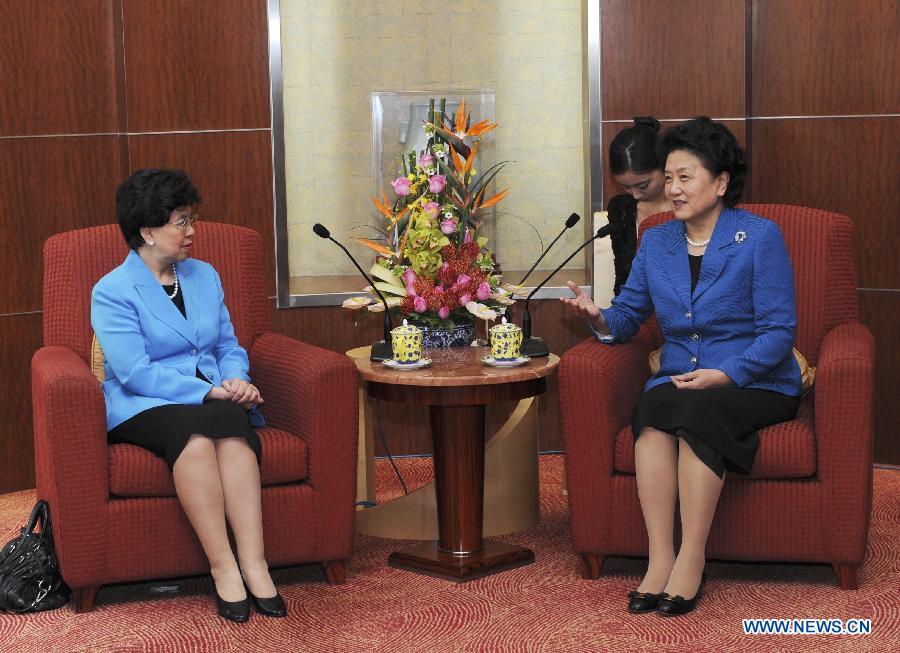 Вице-премьер Госсовета КНР Лю Яньдун встретилась с генеральным директором ВОЗ М. Чэнь