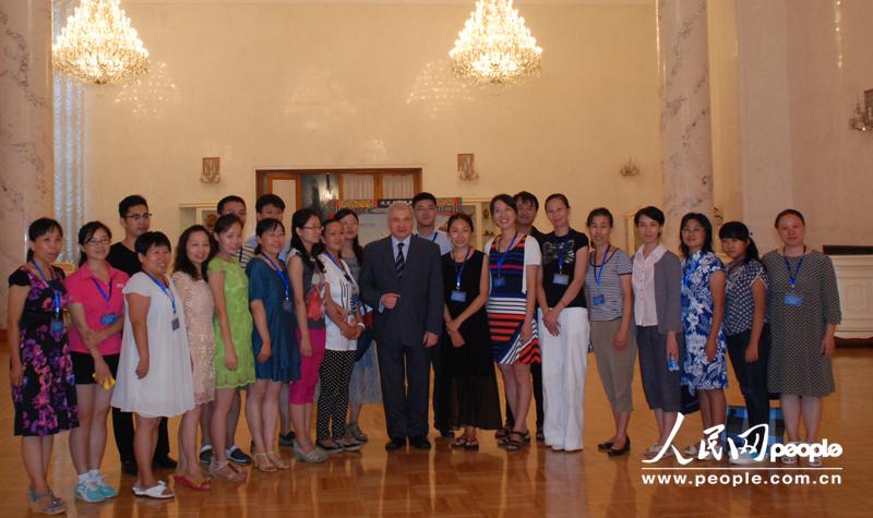 Посол России в КНР провел встречу с китайскими преподавателями по русскому языку (4)