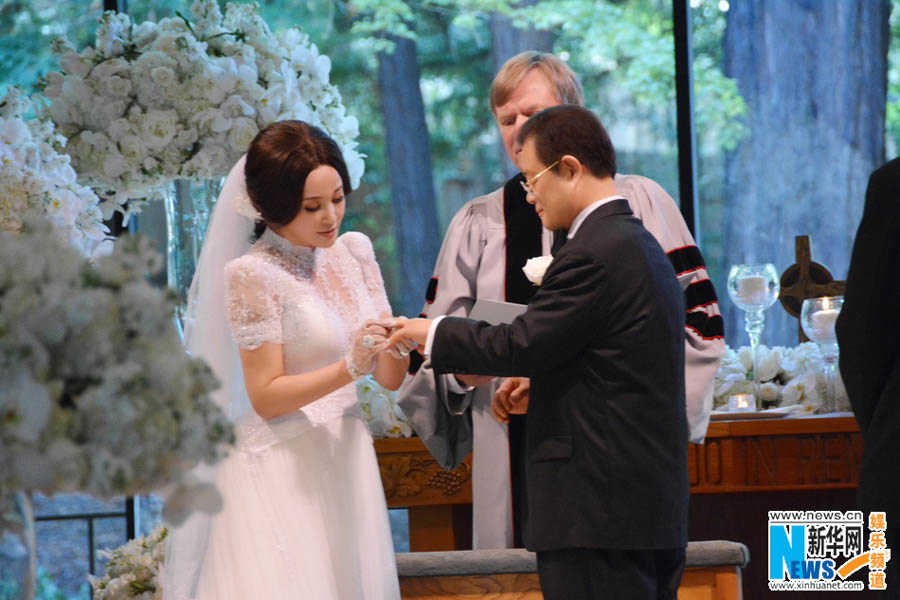 Свадебное фото китайской актрисы Лю сяоцин и мужа (5)
