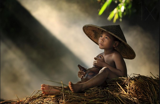 Жизнь в деревне -- работы от индонезийского фотографа Andre Arment (7)