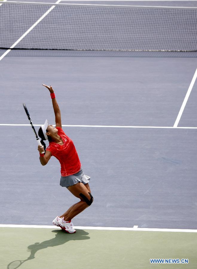 Белоруска О. Говорцова проиграла китаянке Ли На в первом круге открытого чемпионата США по теннису (4)