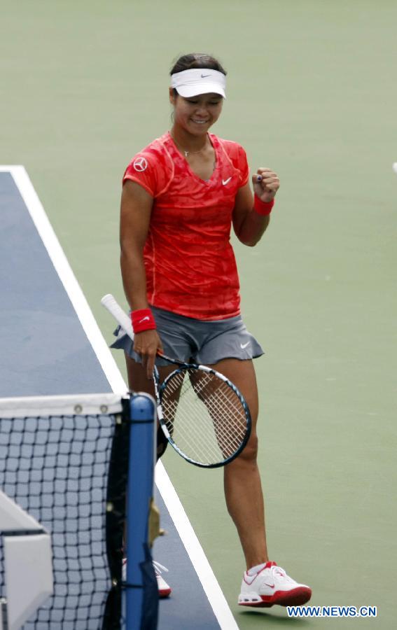 Белоруска О. Говорцова проиграла китаянке Ли На в первом круге открытого чемпионата США по теннису (2)