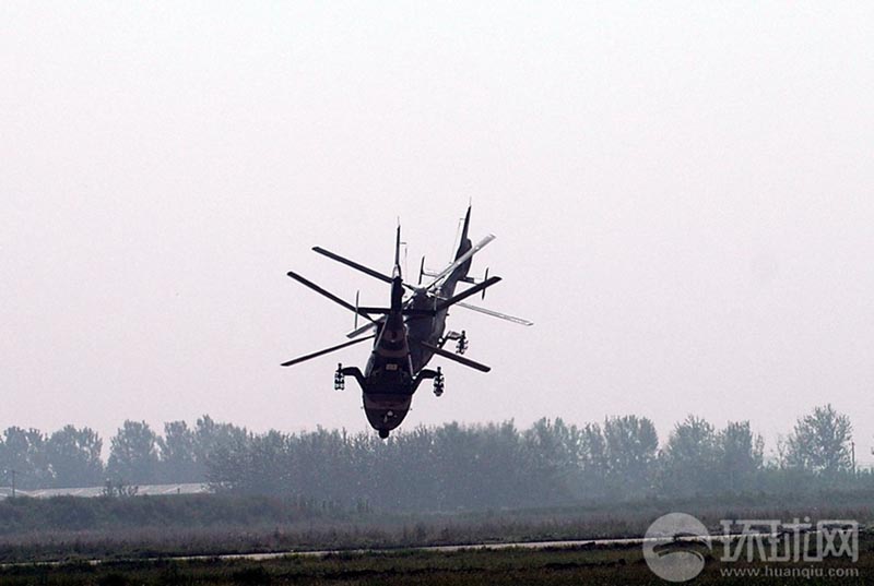 Боевой вертолет «Учжи-10» совершил сальто, техника которого сопоставима с американским вертолётом «Апач» (18)