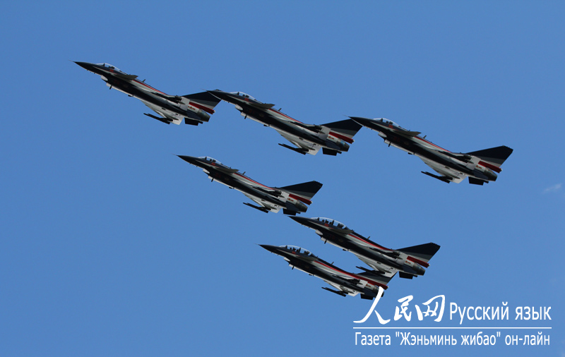 Пилотажная группа китайских ВВС «Первое августа».
