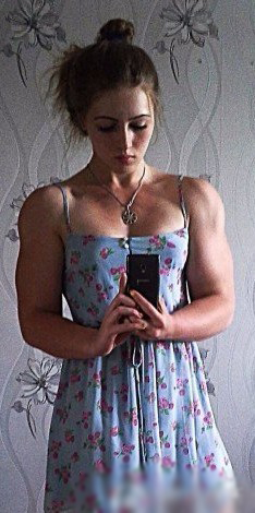 17-летняя русская красавица с большими мускулами (3)